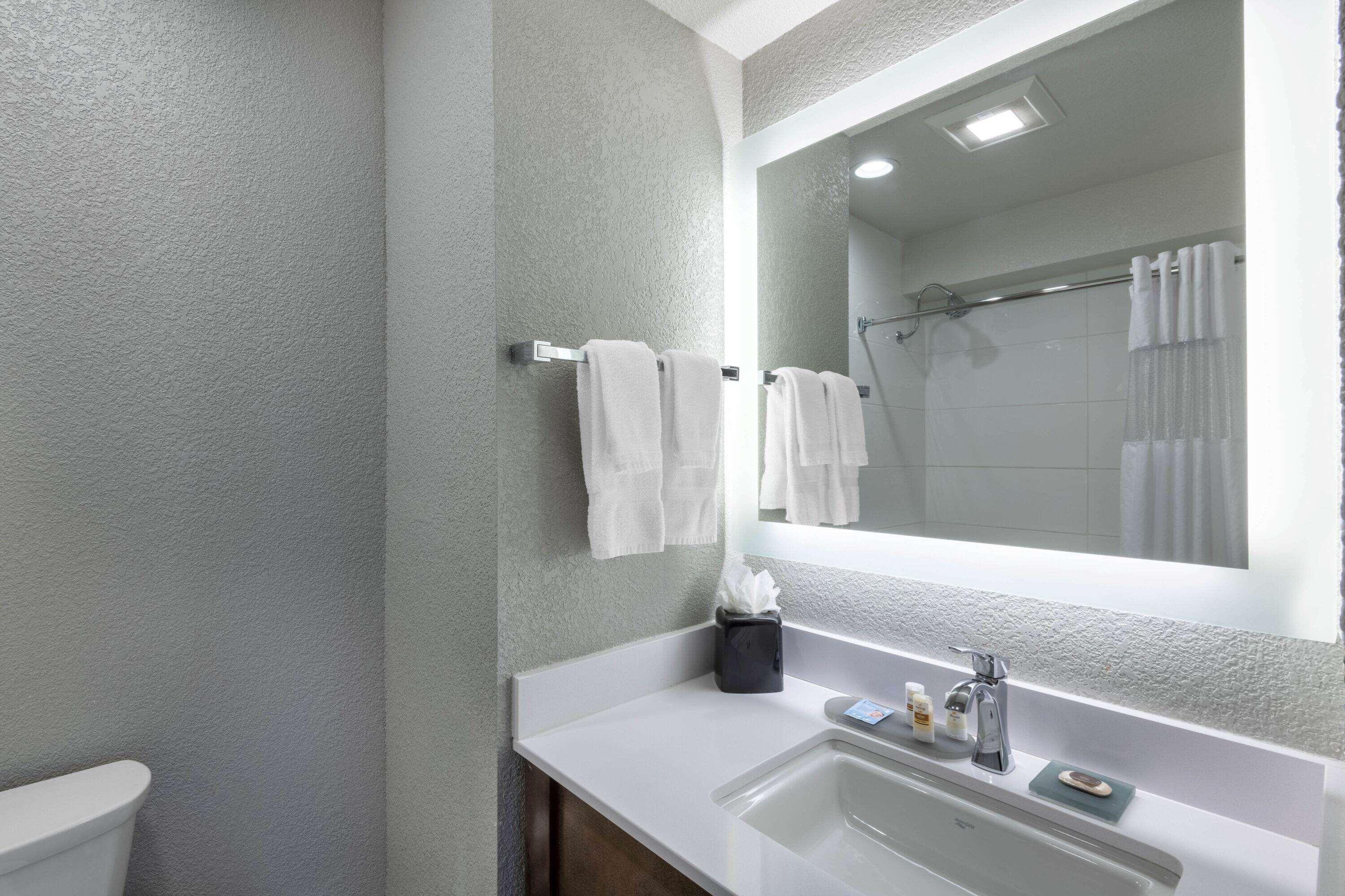 La Quinta By Wyndham Anchorage Airport Hotel Bagian luar foto