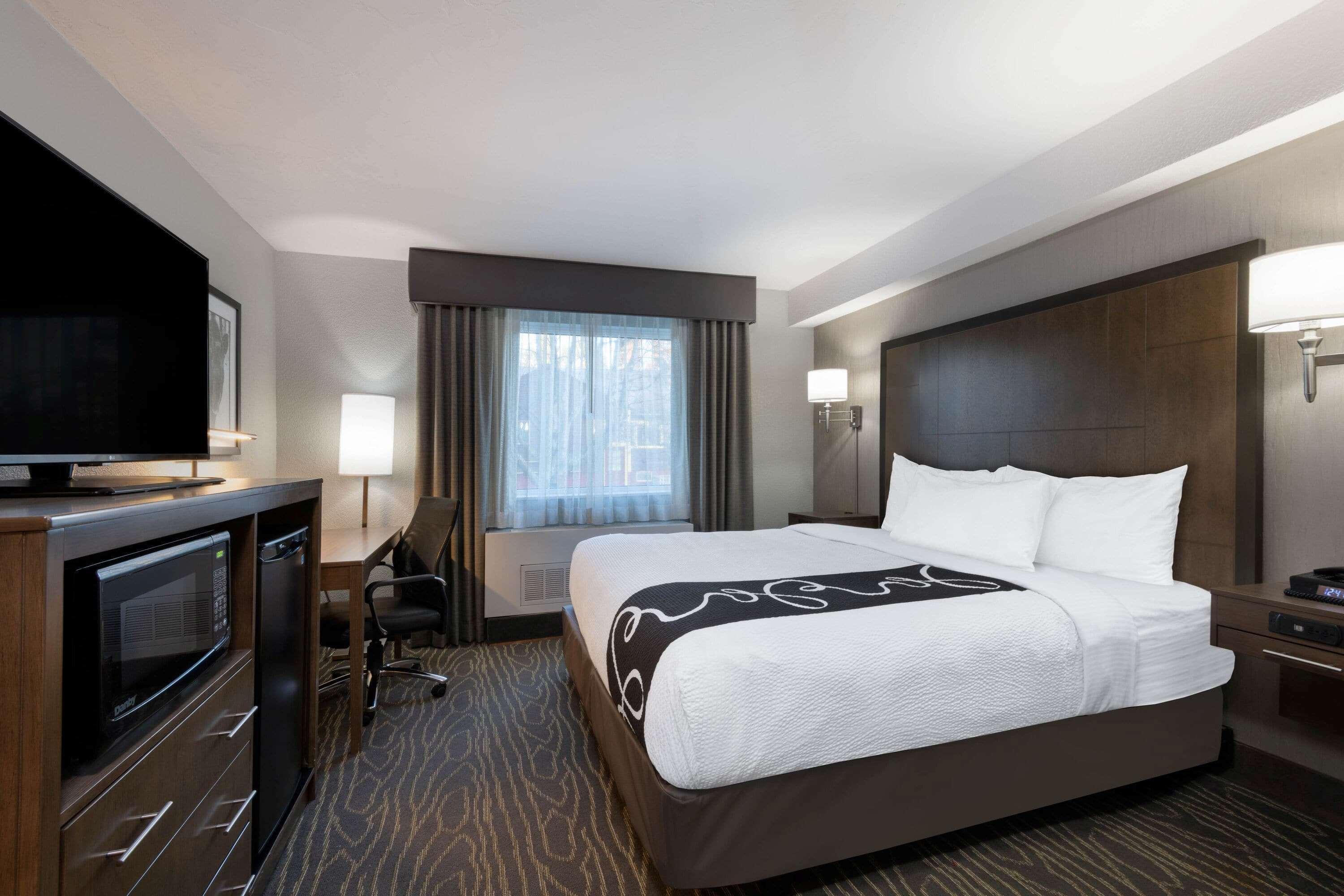 La Quinta By Wyndham Anchorage Airport Hotel Bagian luar foto