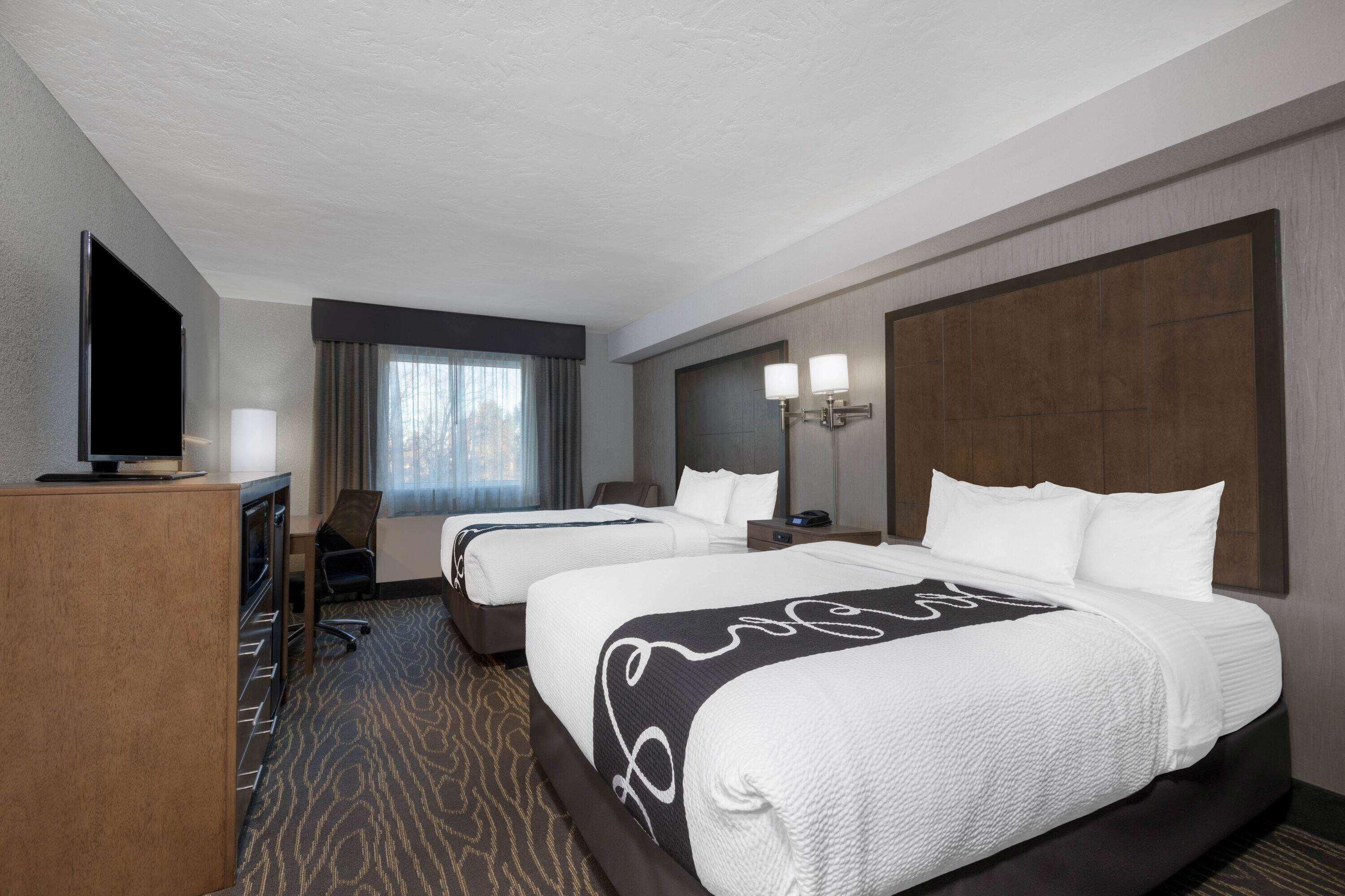 La Quinta By Wyndham Anchorage Airport Hotel Bagian luar foto