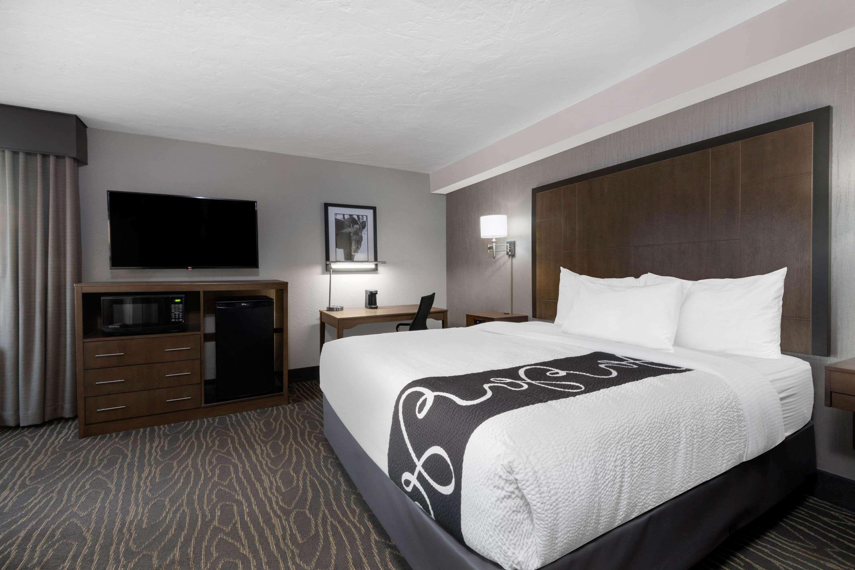 La Quinta By Wyndham Anchorage Airport Hotel Bagian luar foto