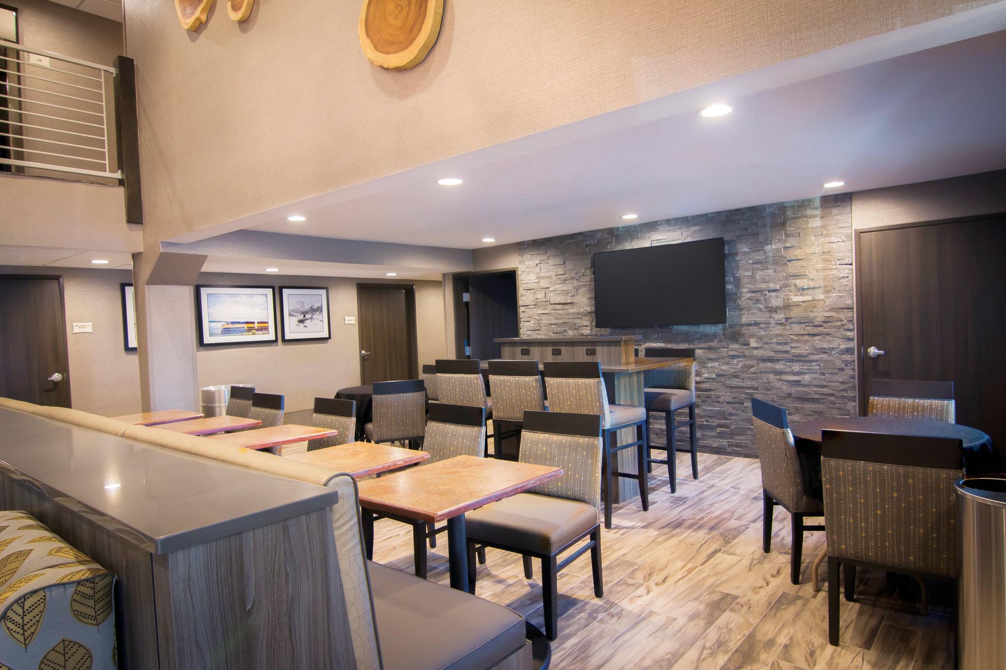La Quinta By Wyndham Anchorage Airport Hotel Bagian luar foto