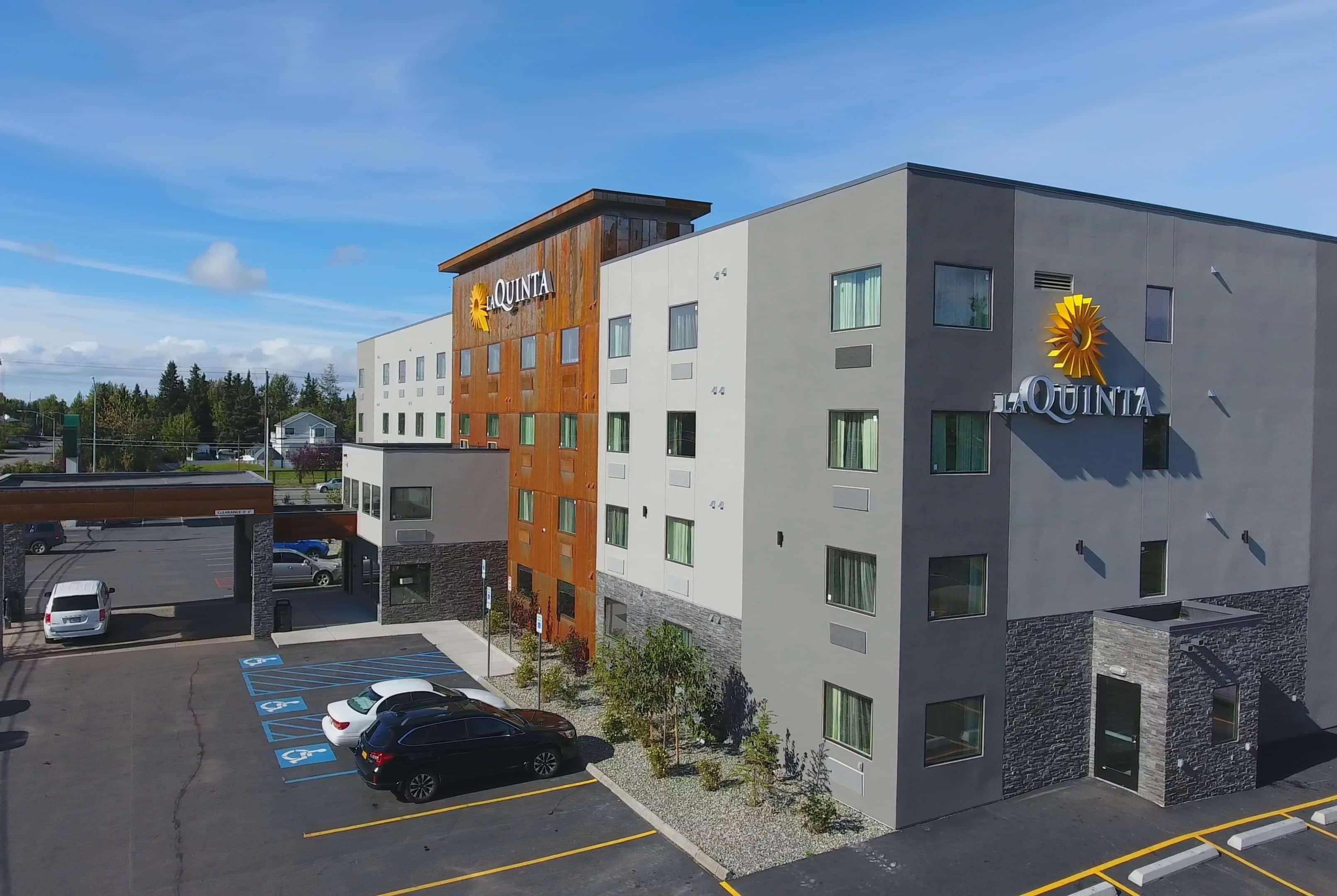 La Quinta By Wyndham Anchorage Airport Hotel Bagian luar foto