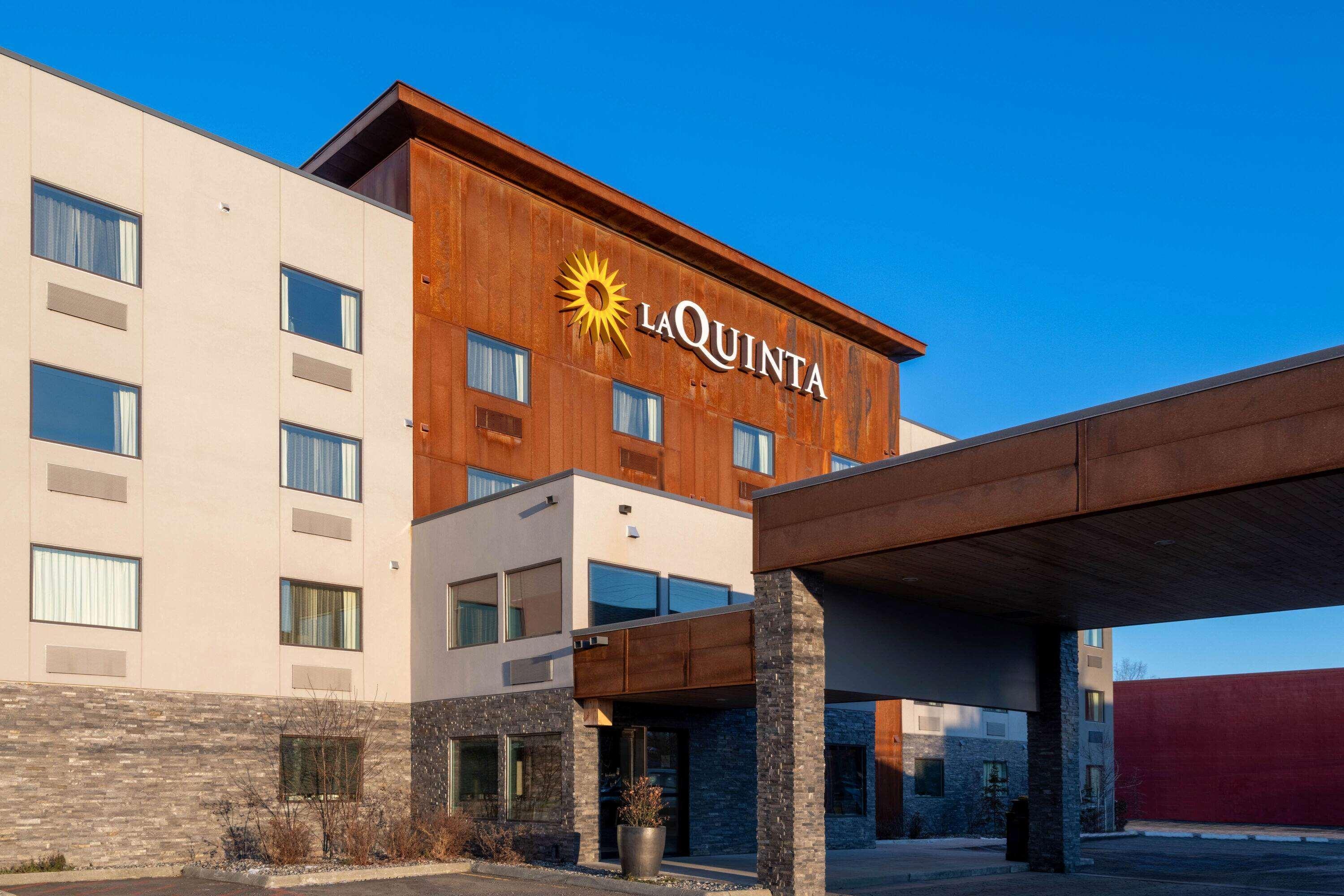 La Quinta By Wyndham Anchorage Airport Hotel Bagian luar foto