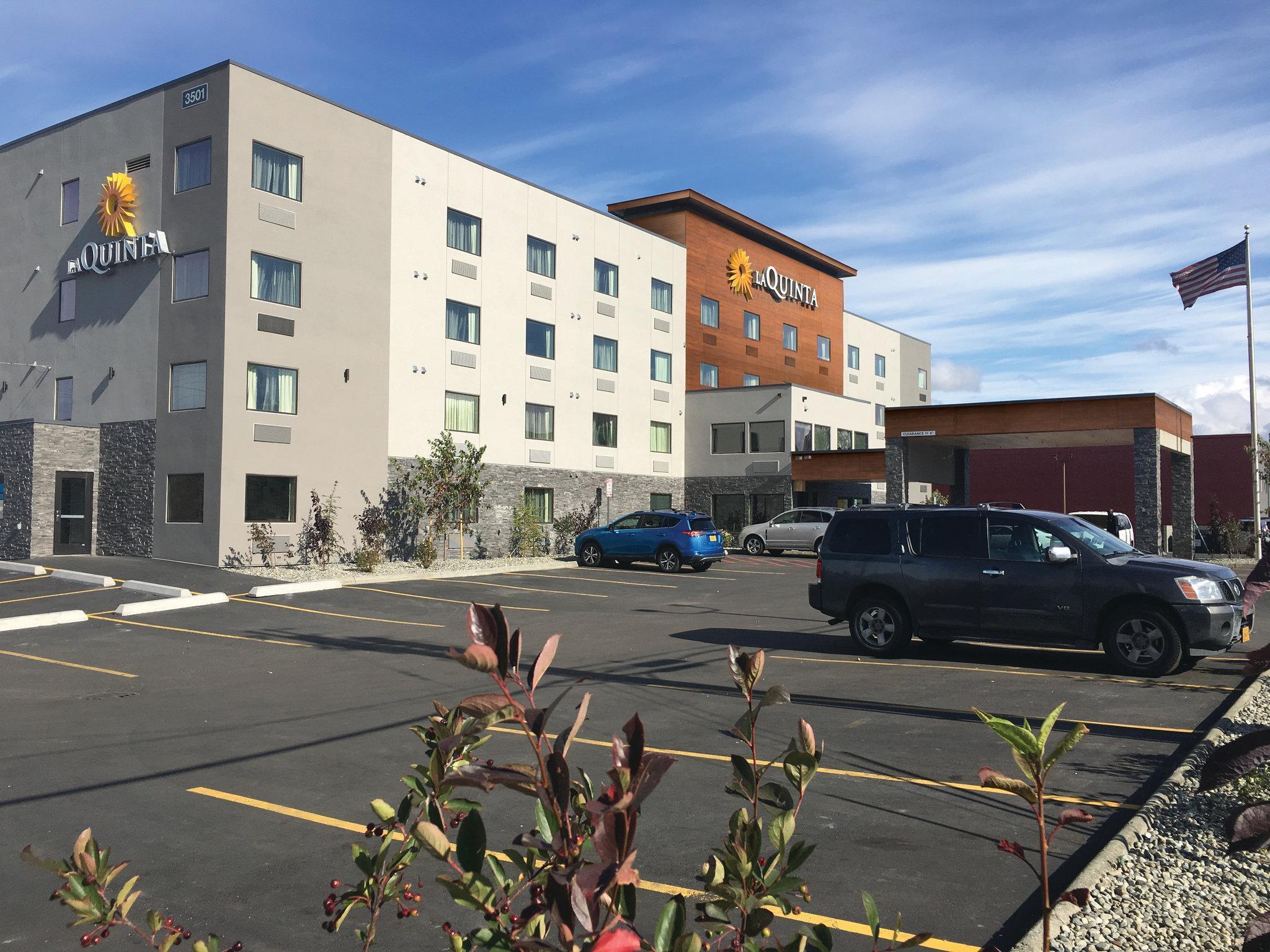 La Quinta By Wyndham Anchorage Airport Hotel Bagian luar foto