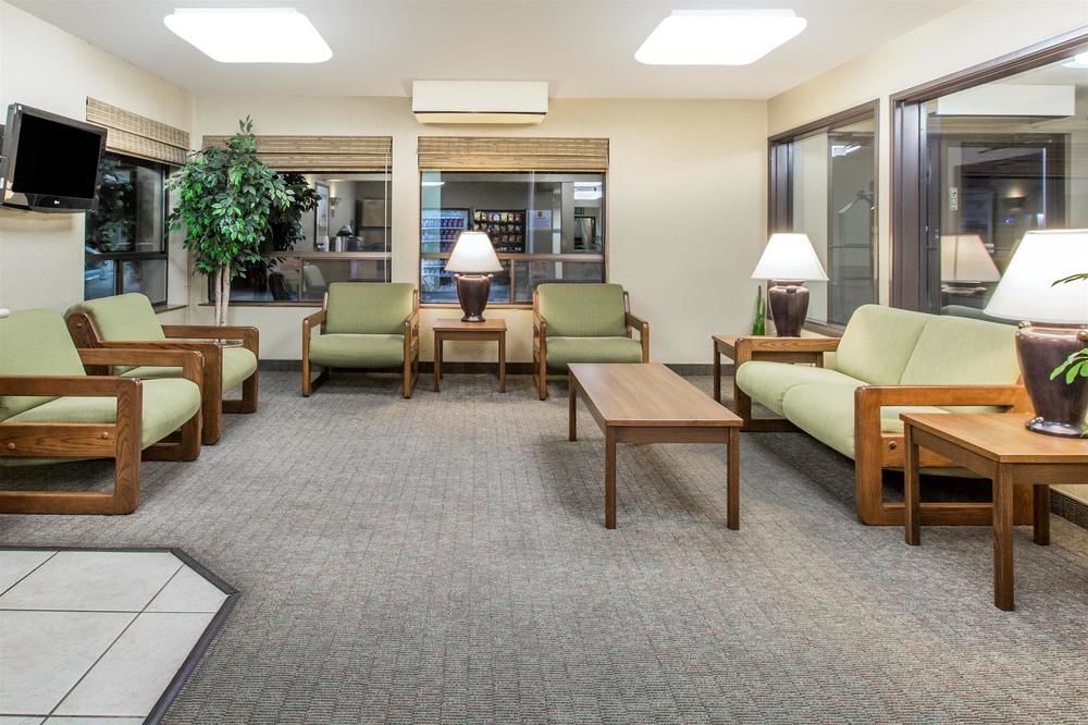 La Quinta By Wyndham Anchorage Airport Hotel Bagian luar foto