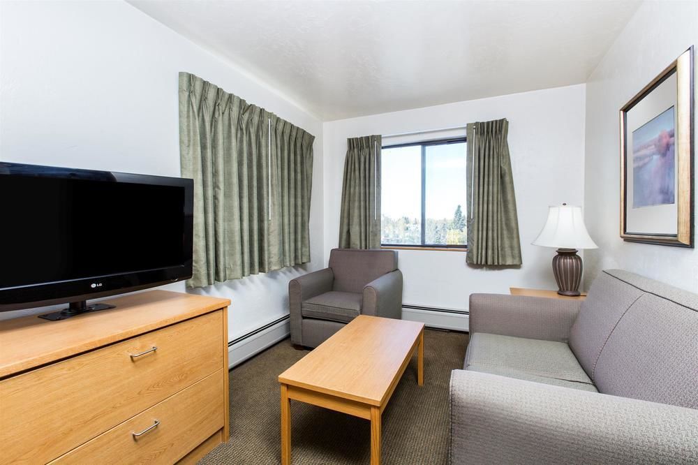 La Quinta By Wyndham Anchorage Airport Hotel Bagian luar foto