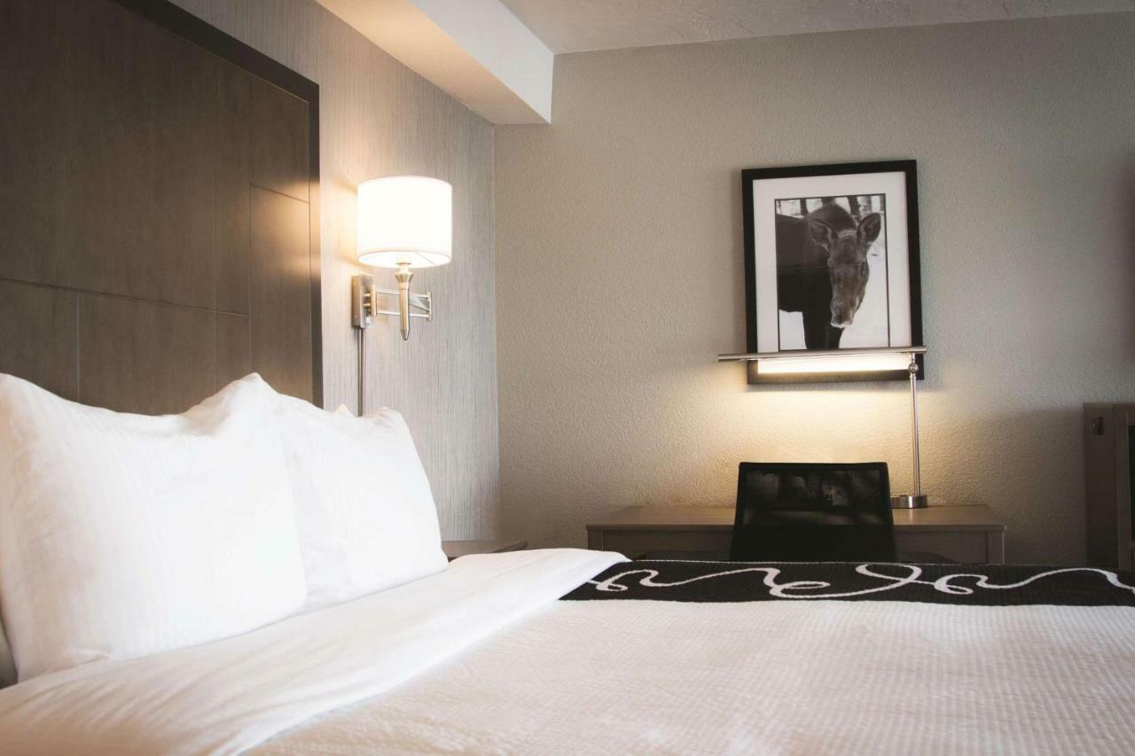 La Quinta By Wyndham Anchorage Airport Hotel Bagian luar foto